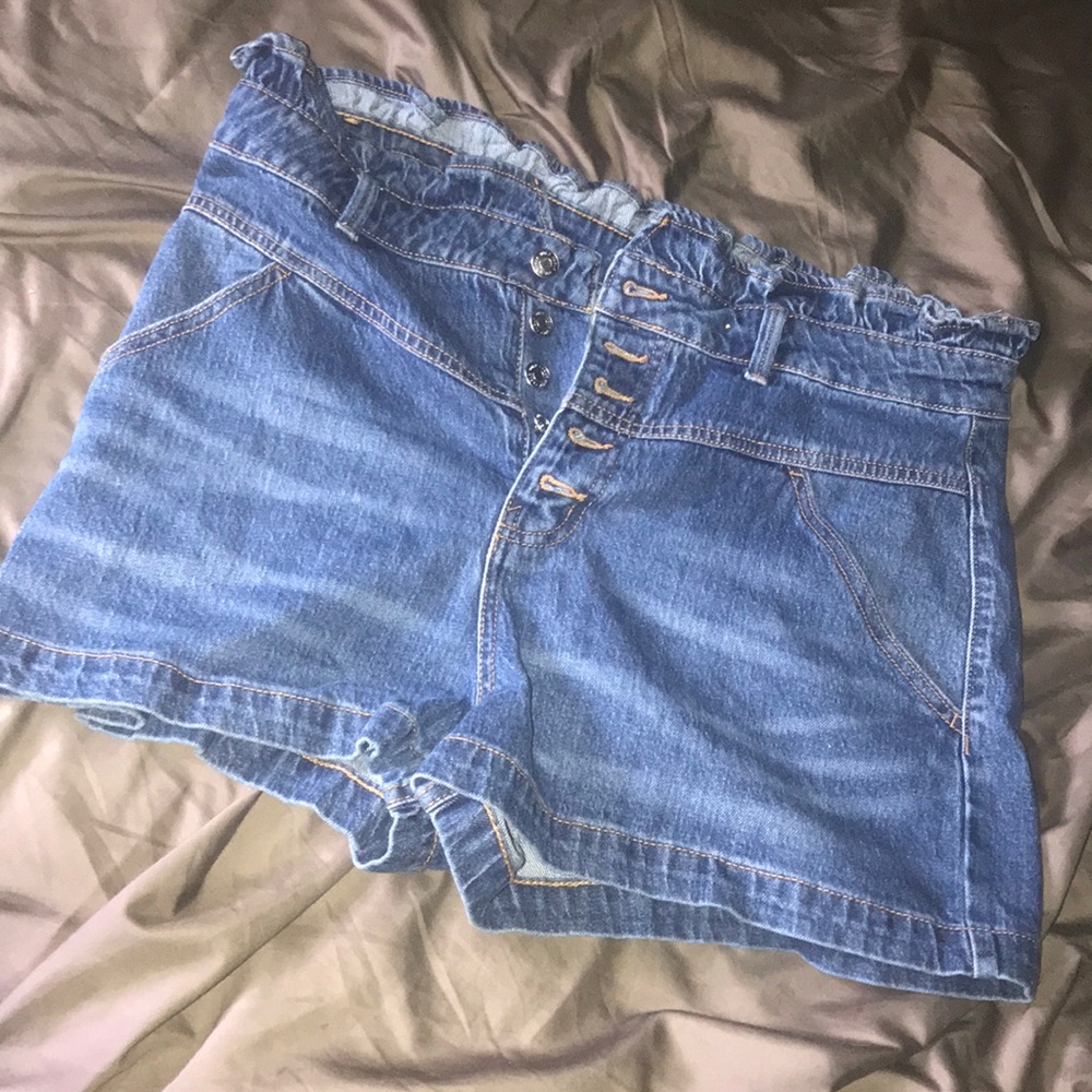 Trendy jean shorts